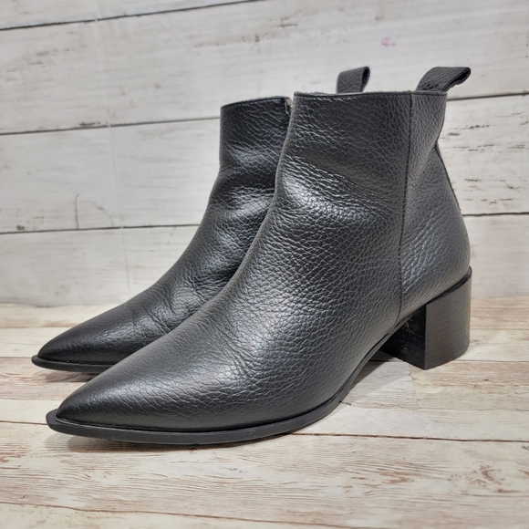 Everlane Boss boot in black pebbled leather - Picture 9 of 10